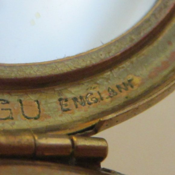 Kigu of London Mid Century Marcasite Medallion Powder Compact Made in England - Picture 9 of 12